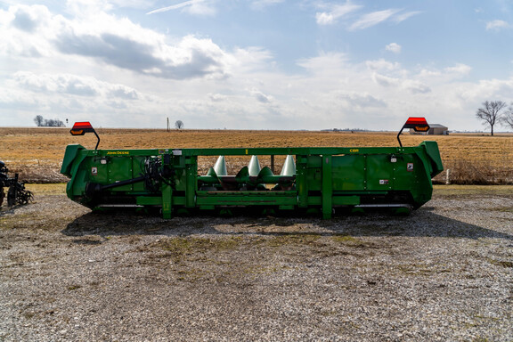 Used 2022 John Deere C8R Corn and Row Crop headers at Koenig Equipment in Greensburg, IN - Photo5