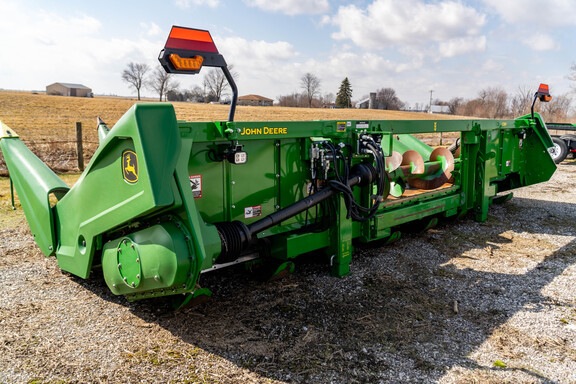 Used 2022 John Deere C8R Corn and Row Crop headers at Koenig Equipment in Greensburg, IN - Photo4