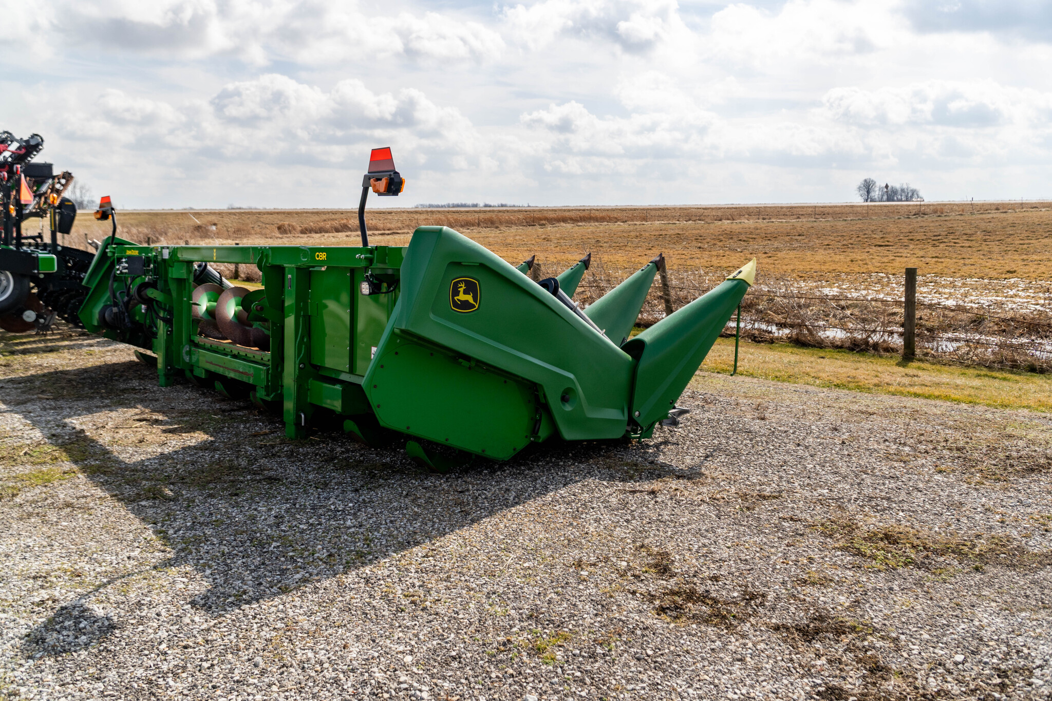 Used 2022 John Deere C8R Corn and Row Crop headers at Koenig Equipment in Greensburg, IN - PhotoXL6