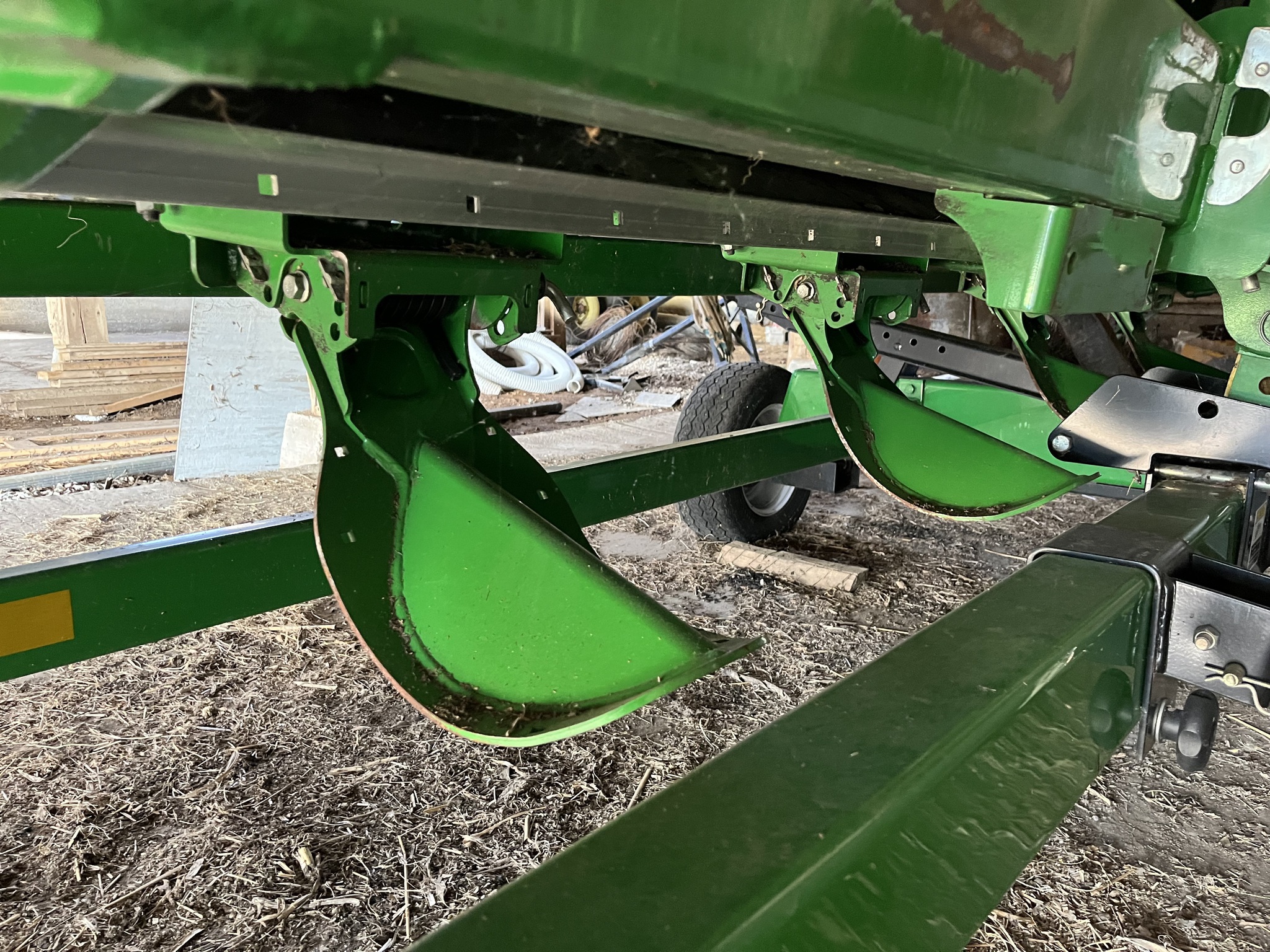 Used 2022 John Deere C8R Corn and Row Crop headers at Koenig Equipment in Greensburg, IN - PhotoXL25