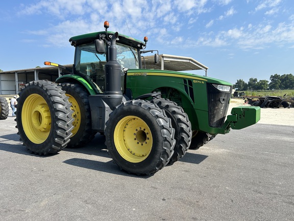 2016 John Deere 8370R Photo 3