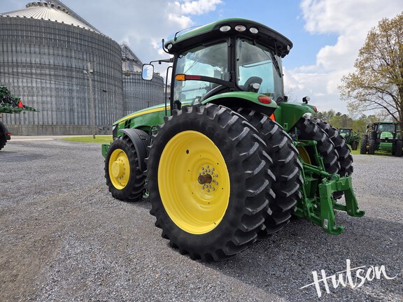 Photo of 2020 John Deere 8245R