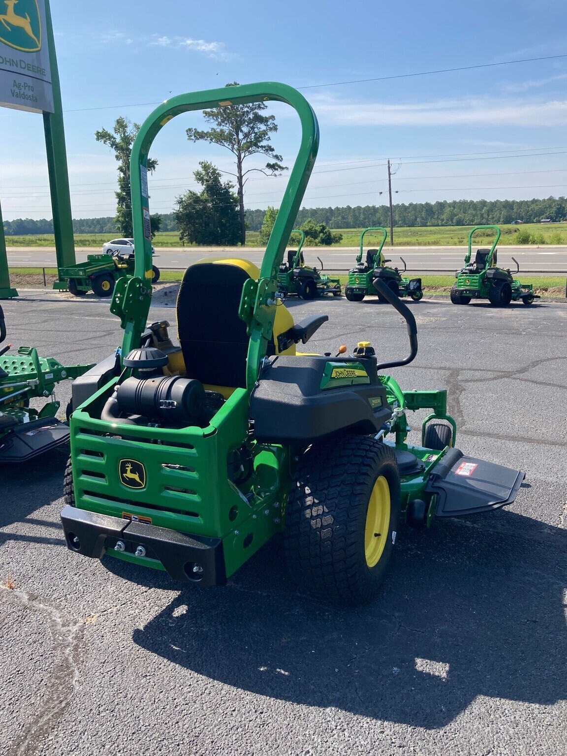 2025 John Deere Z920M Image 2