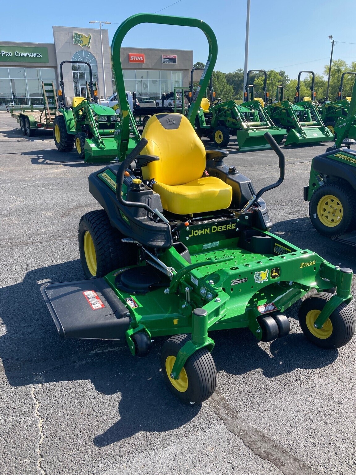 2025 John Deere Z920M Image 4