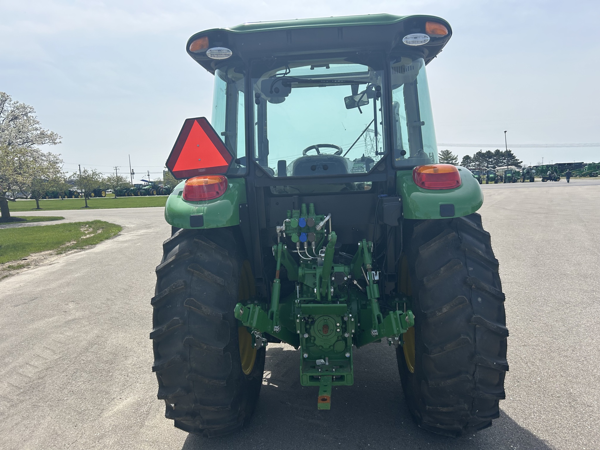 2024 John Deere 5100E Image 8