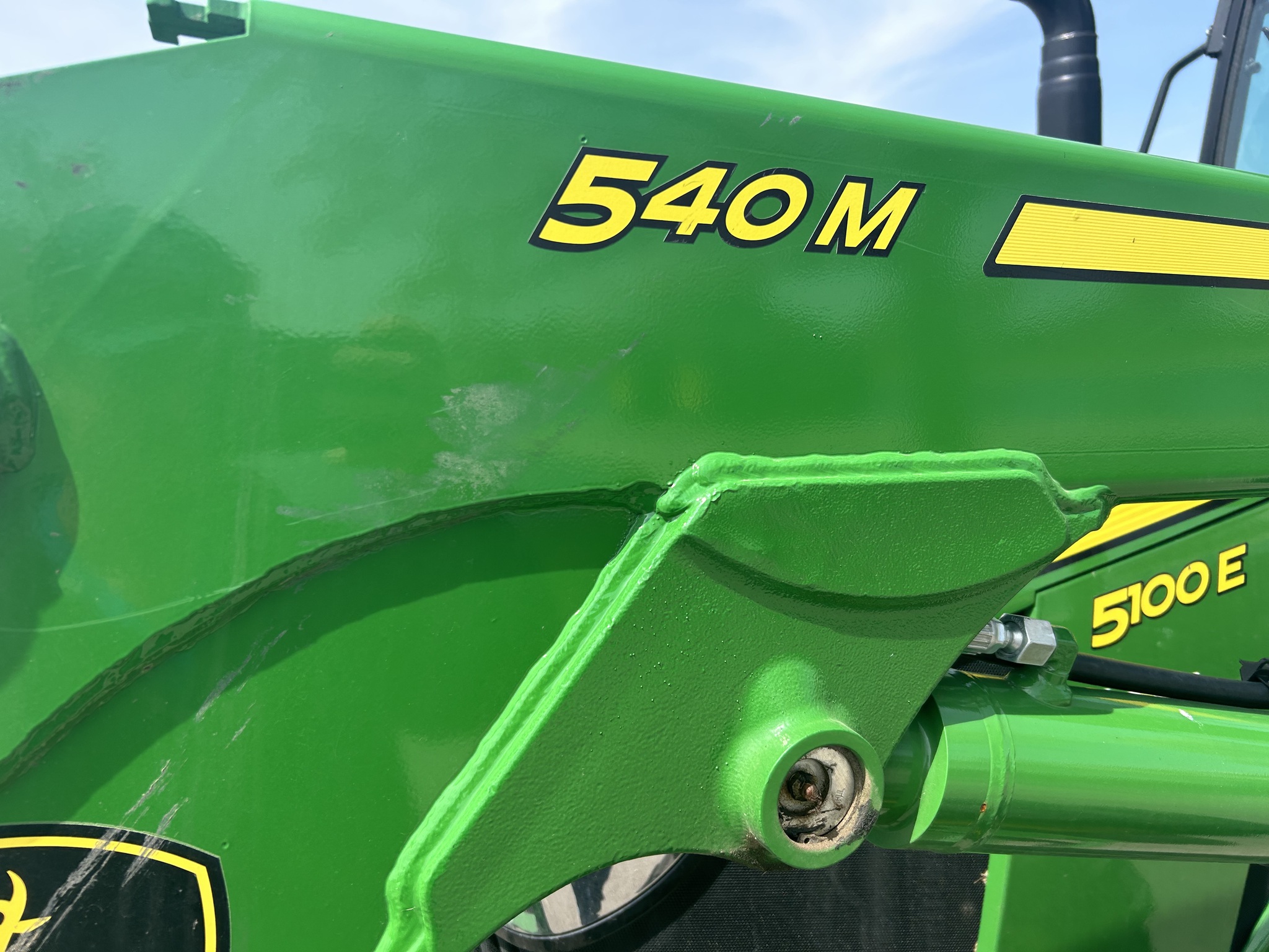 2024 John Deere 5100E Image 6