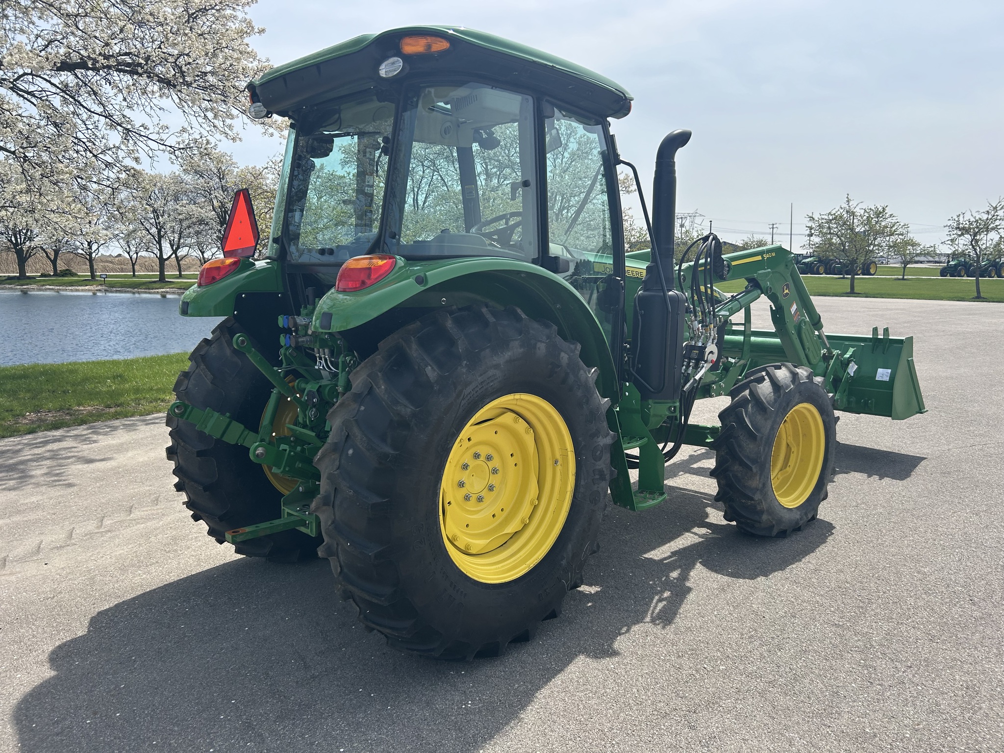 2024 John Deere 5100E Image 3