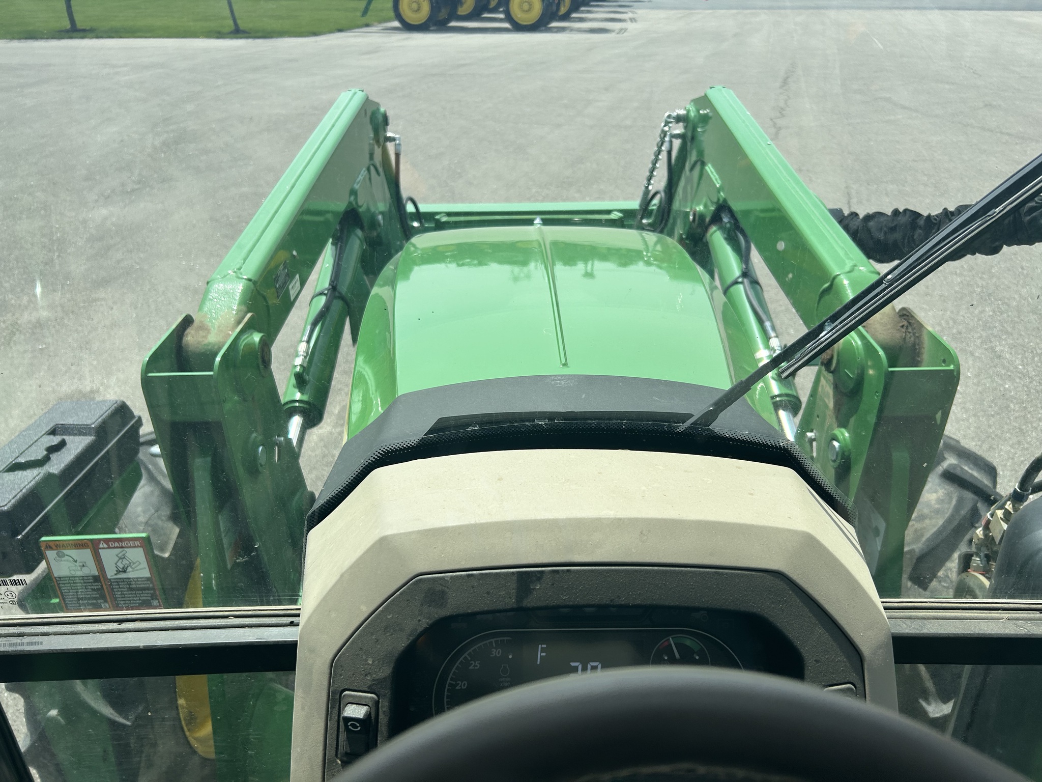 2024 John Deere 5100E Image 13