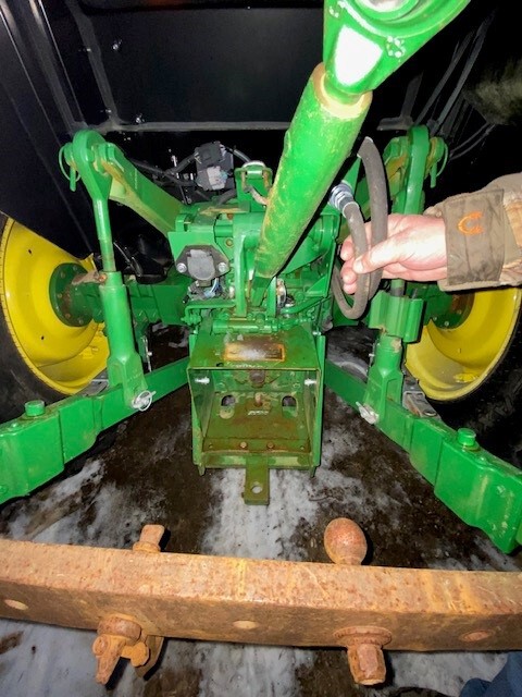 2018 John Deere 5065E Image 9