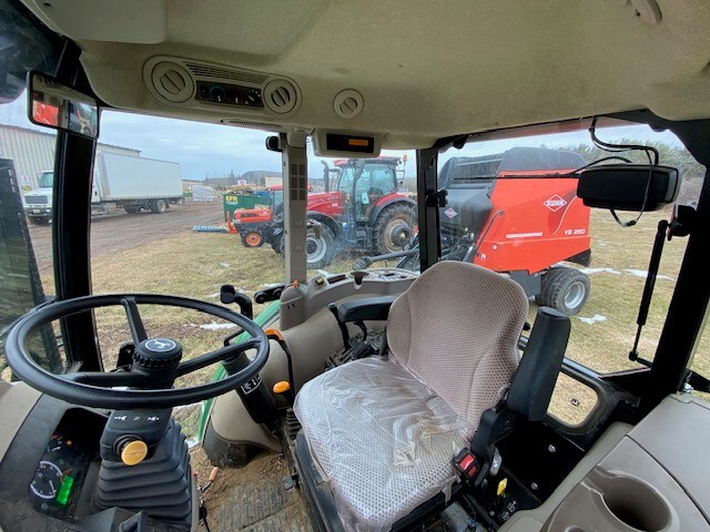 2018 John Deere 5065E Image 6