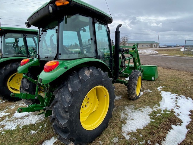 2018 John Deere 5065E Image 3