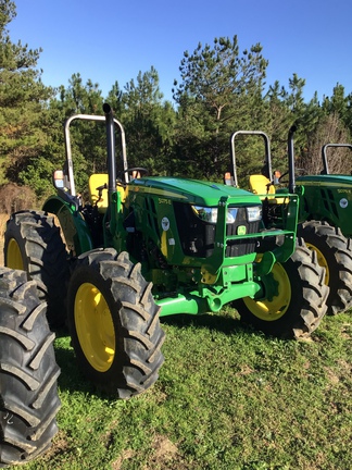 2023 John Deere 5075E Photo 4