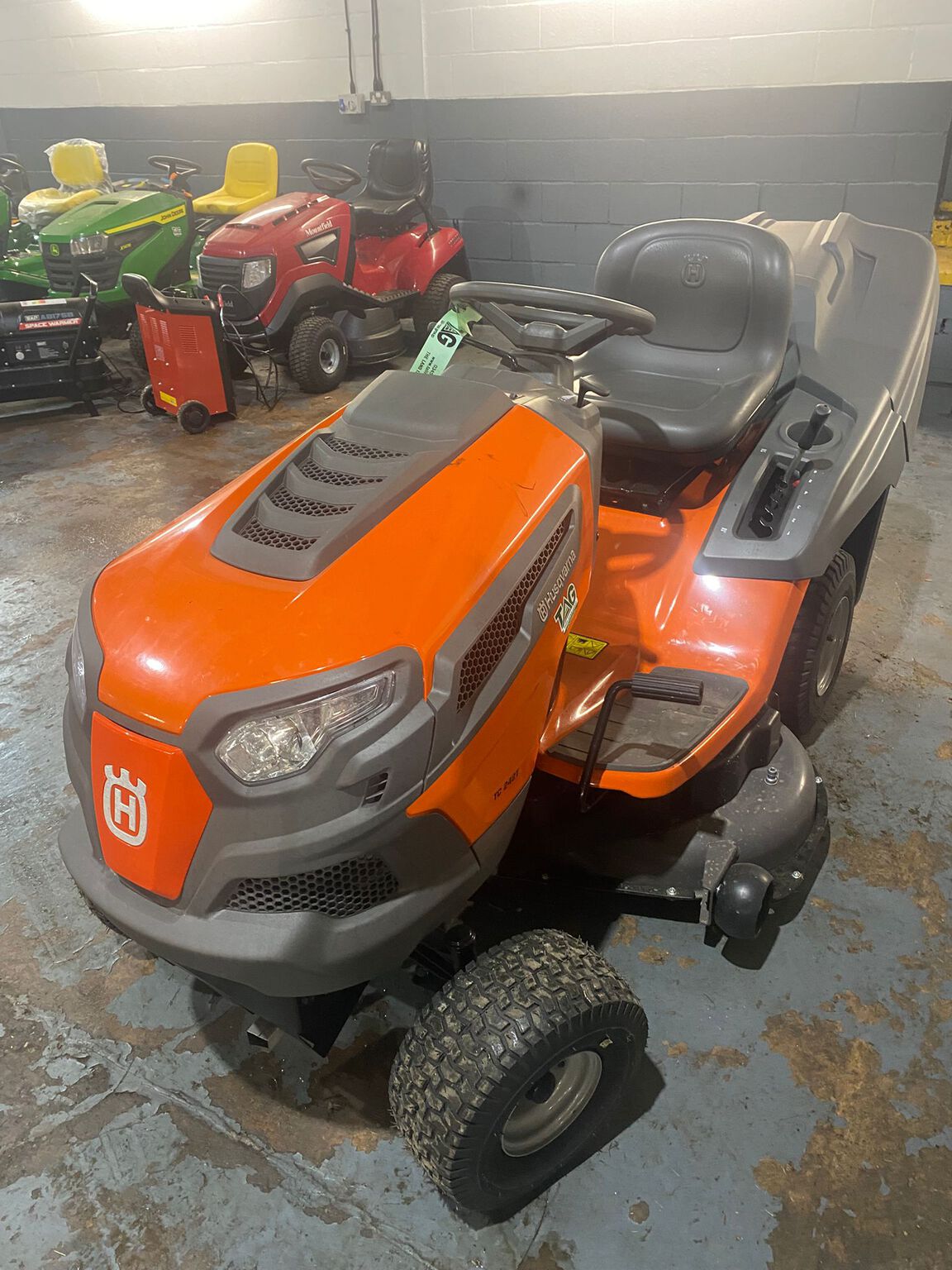 2023 Husqvarna TC242T