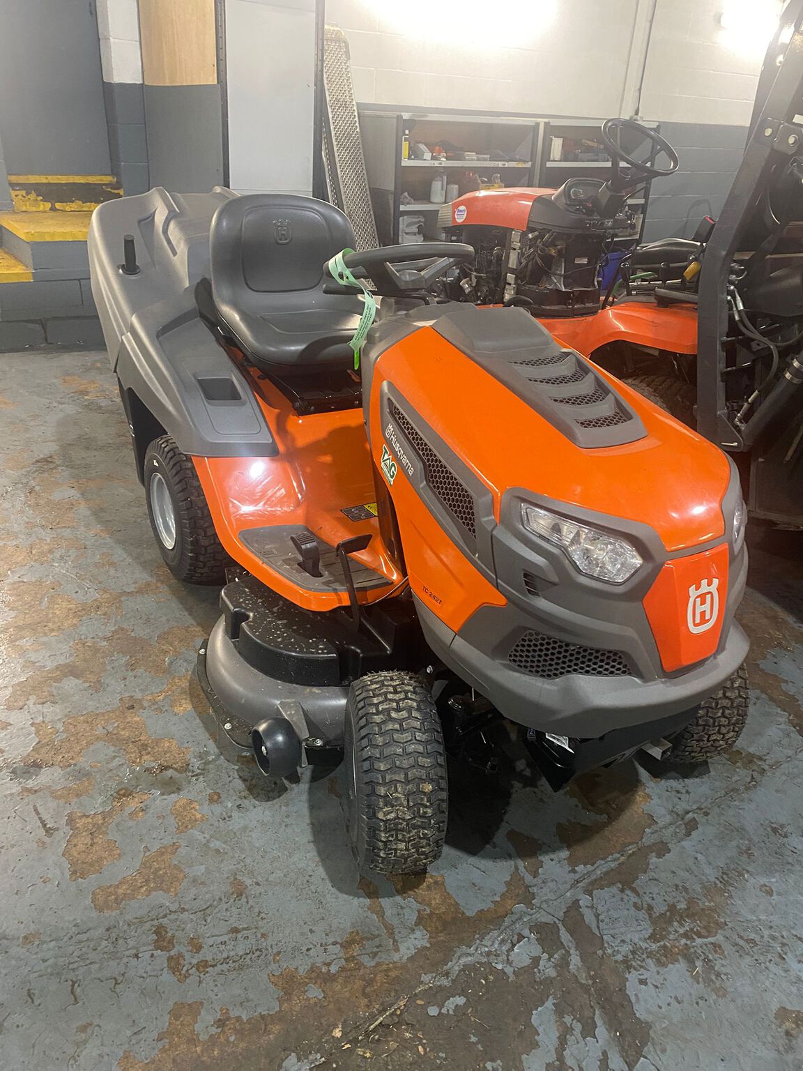 2023 Husqvarna TC242T