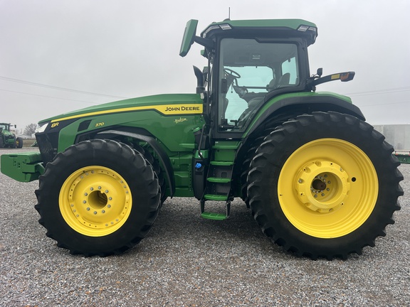 Photo of 2024 John Deere 8R 370