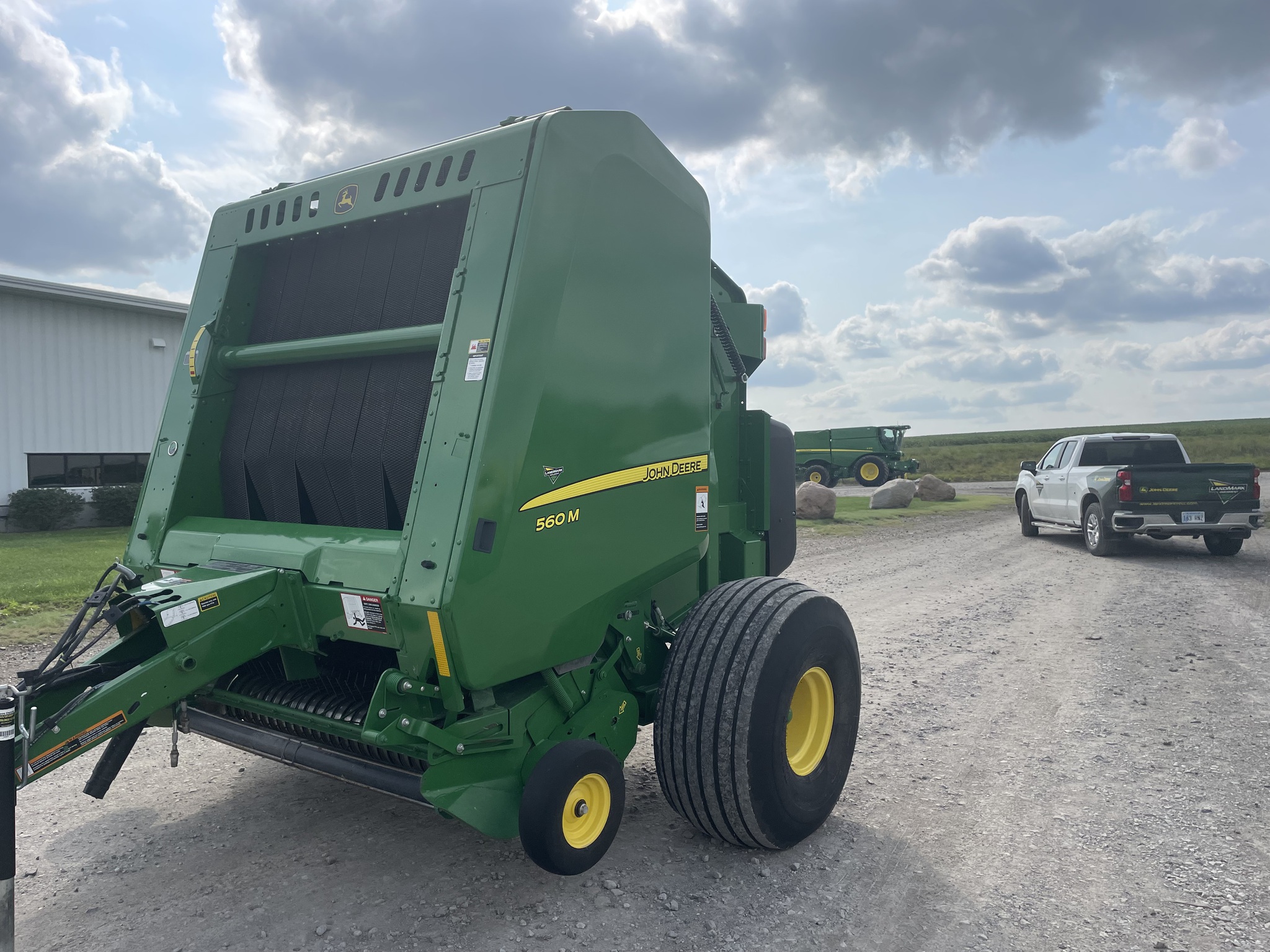 2019 John Deere 560M Image 1