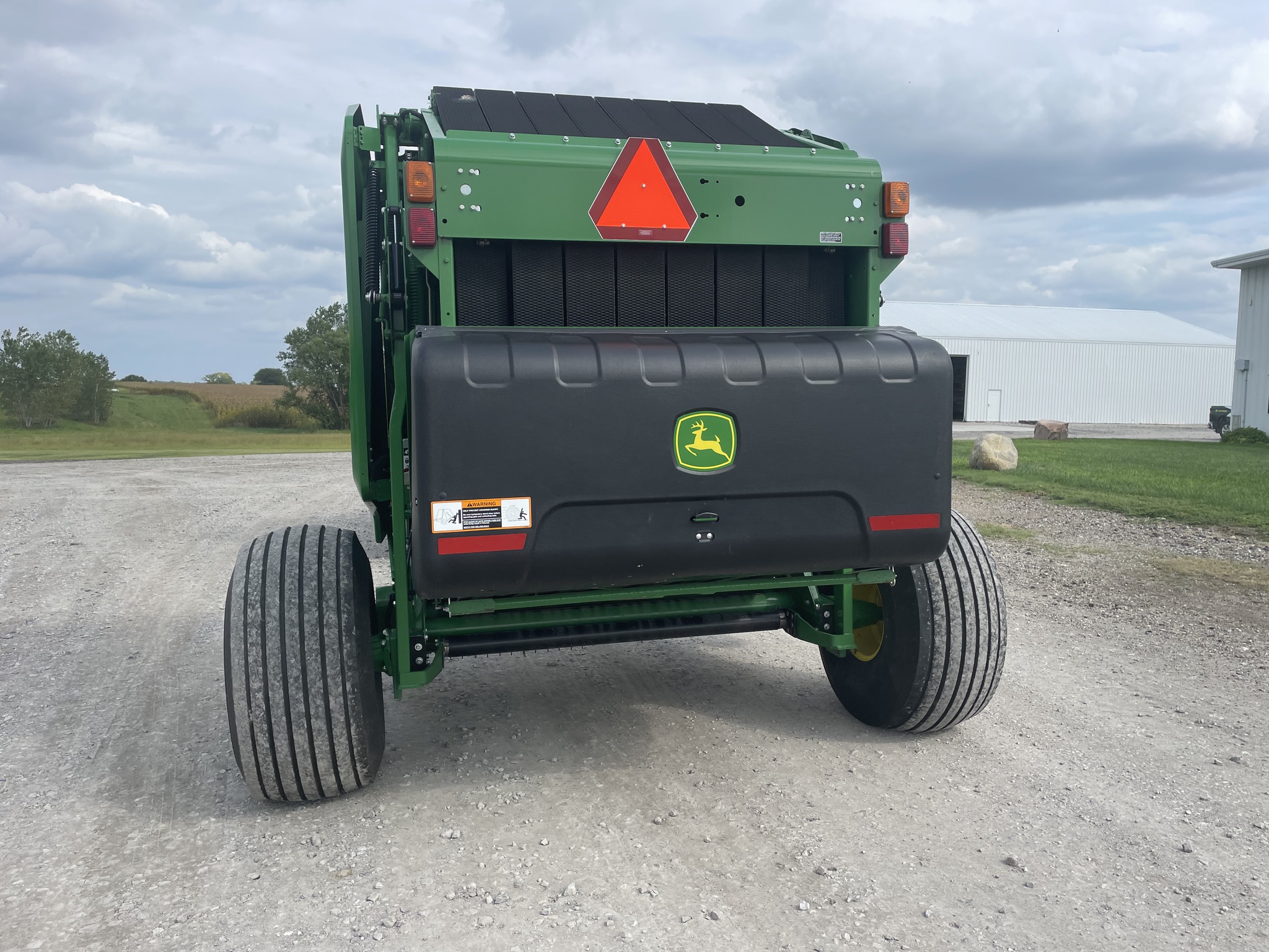 2019 John Deere 560M Image 5