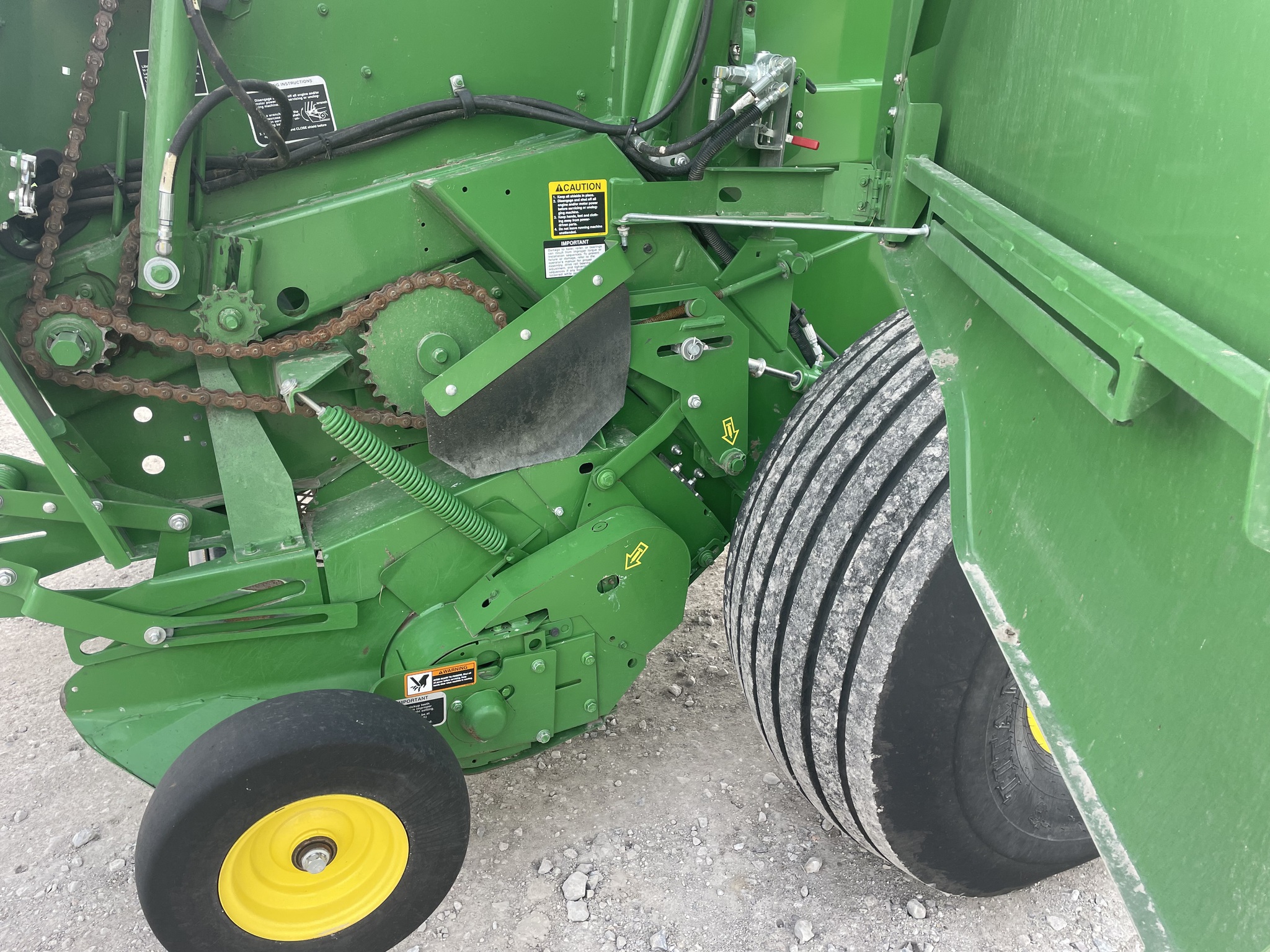 2019 John Deere 560M Image 15