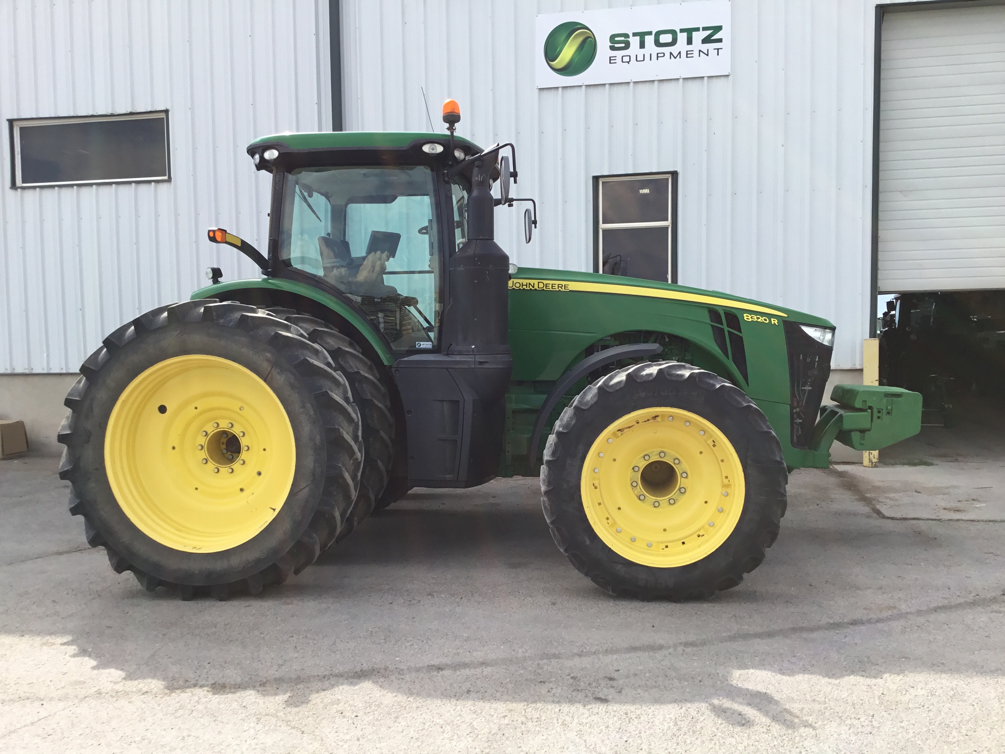 2015 John Deere 8320R Image 6