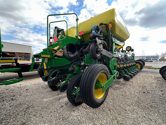 2021 John-Deere 1775NT