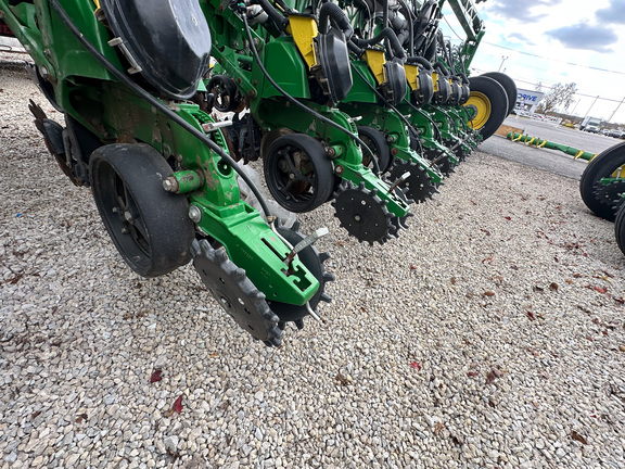 2021 John-Deere 1775NT