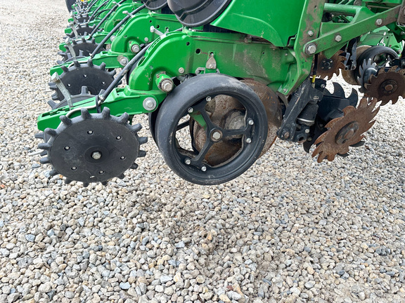 2021 John-Deere 1775NT