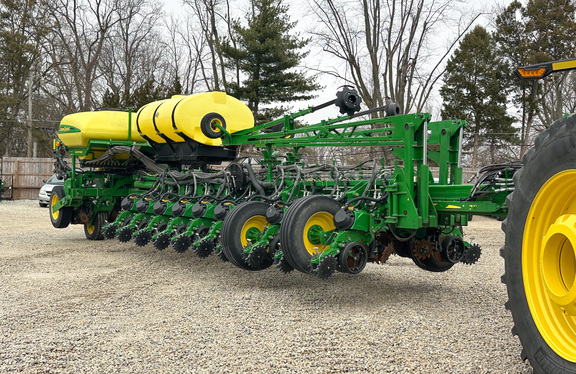 2021 John-Deere 1775NT