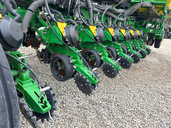 2021 John-Deere 1775NT