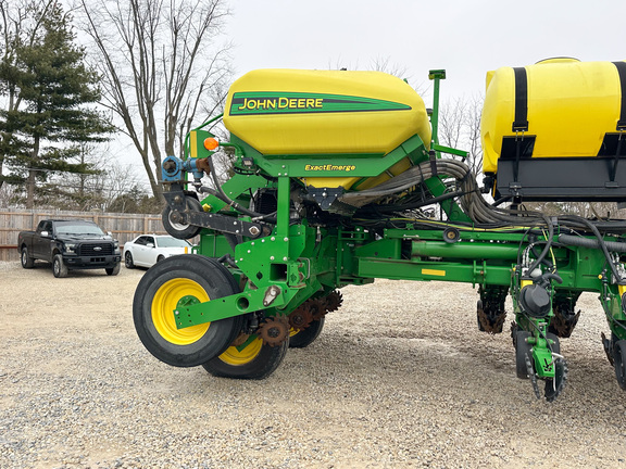 2021 John-Deere 1775NT