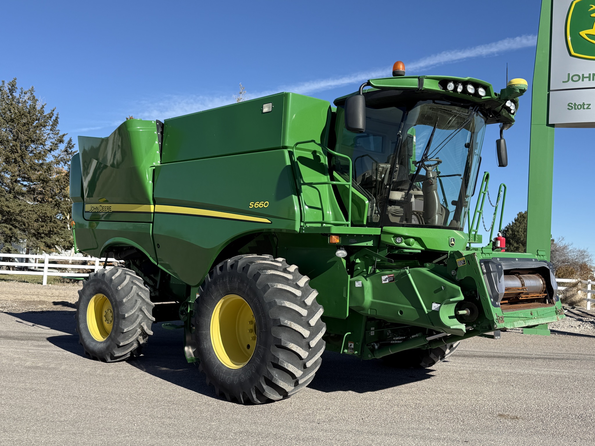 2014 John Deere S660 Image 7