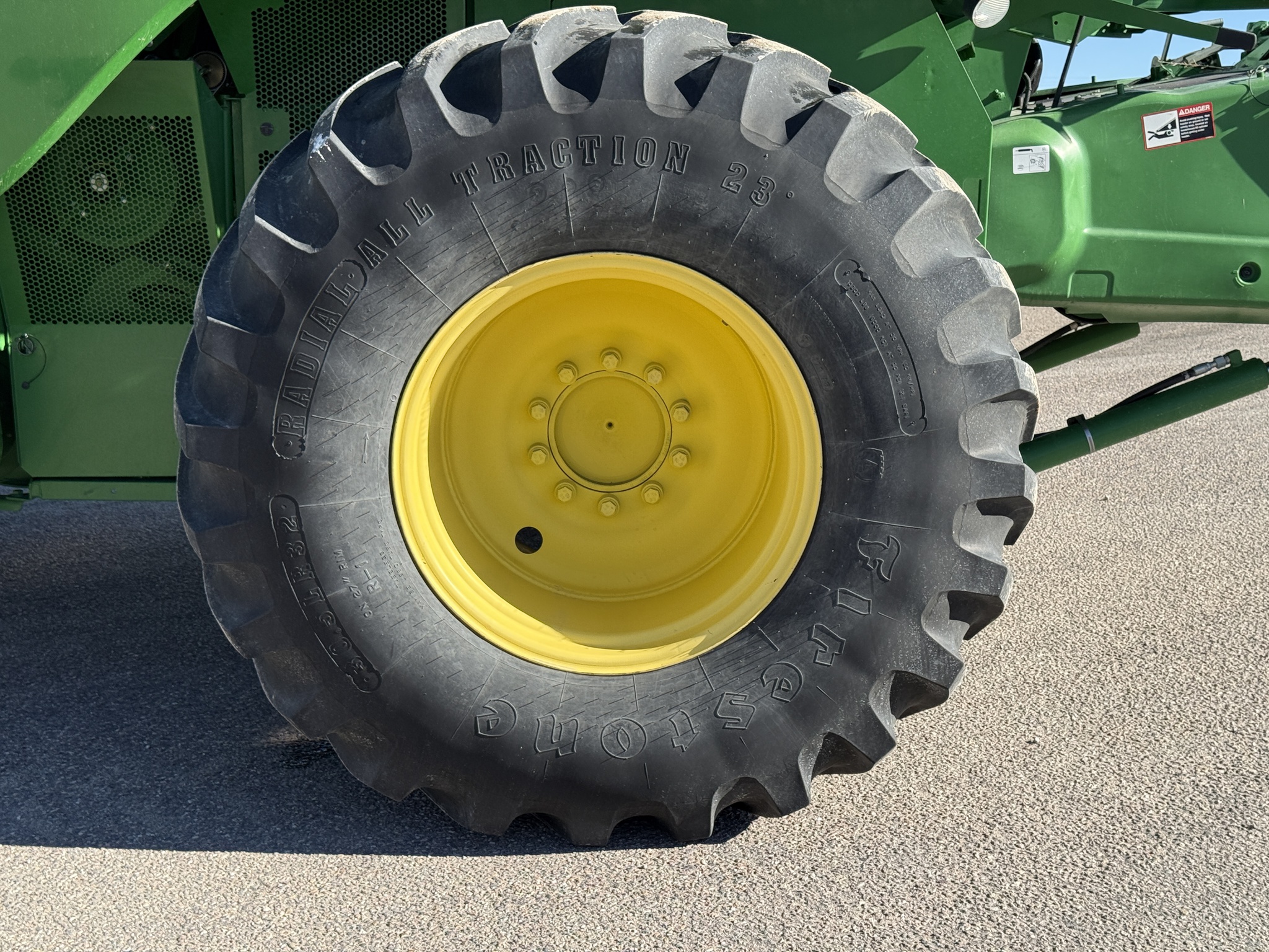 2014 John Deere S660 Image 23