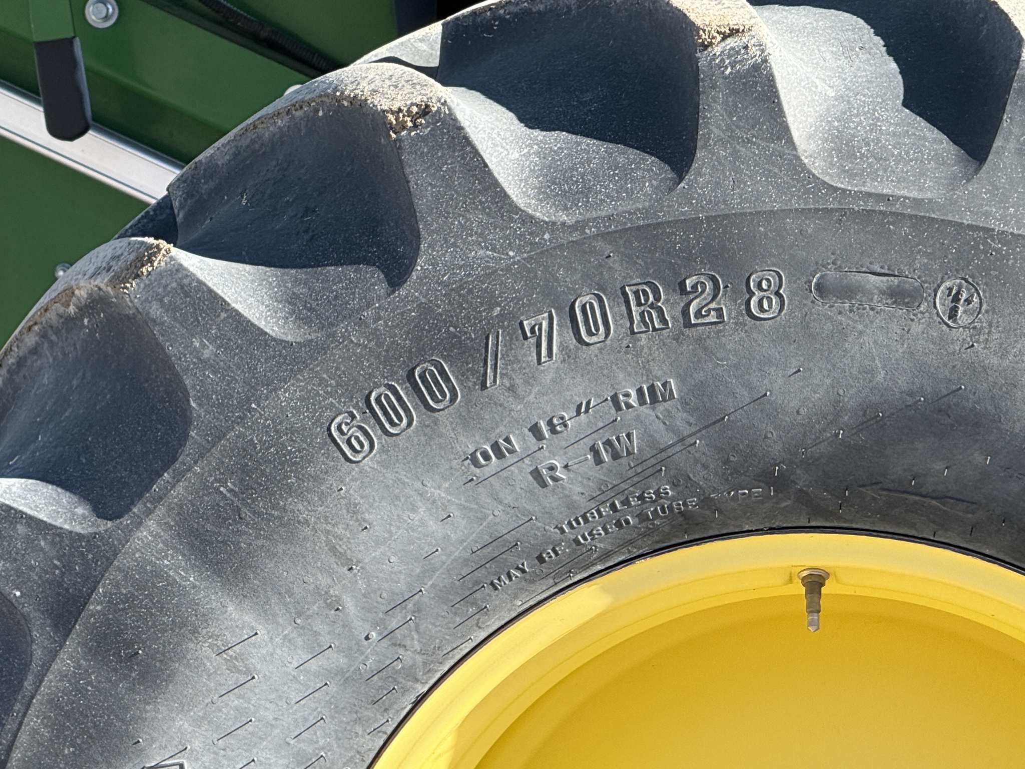 2014 John Deere S660 Image 27