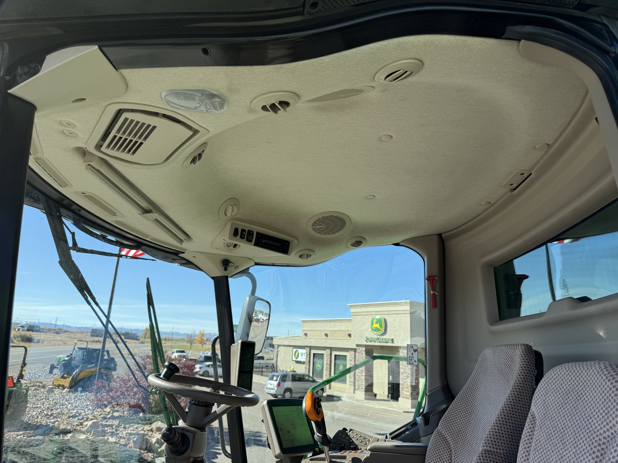 2014 John Deere S660 Image 10