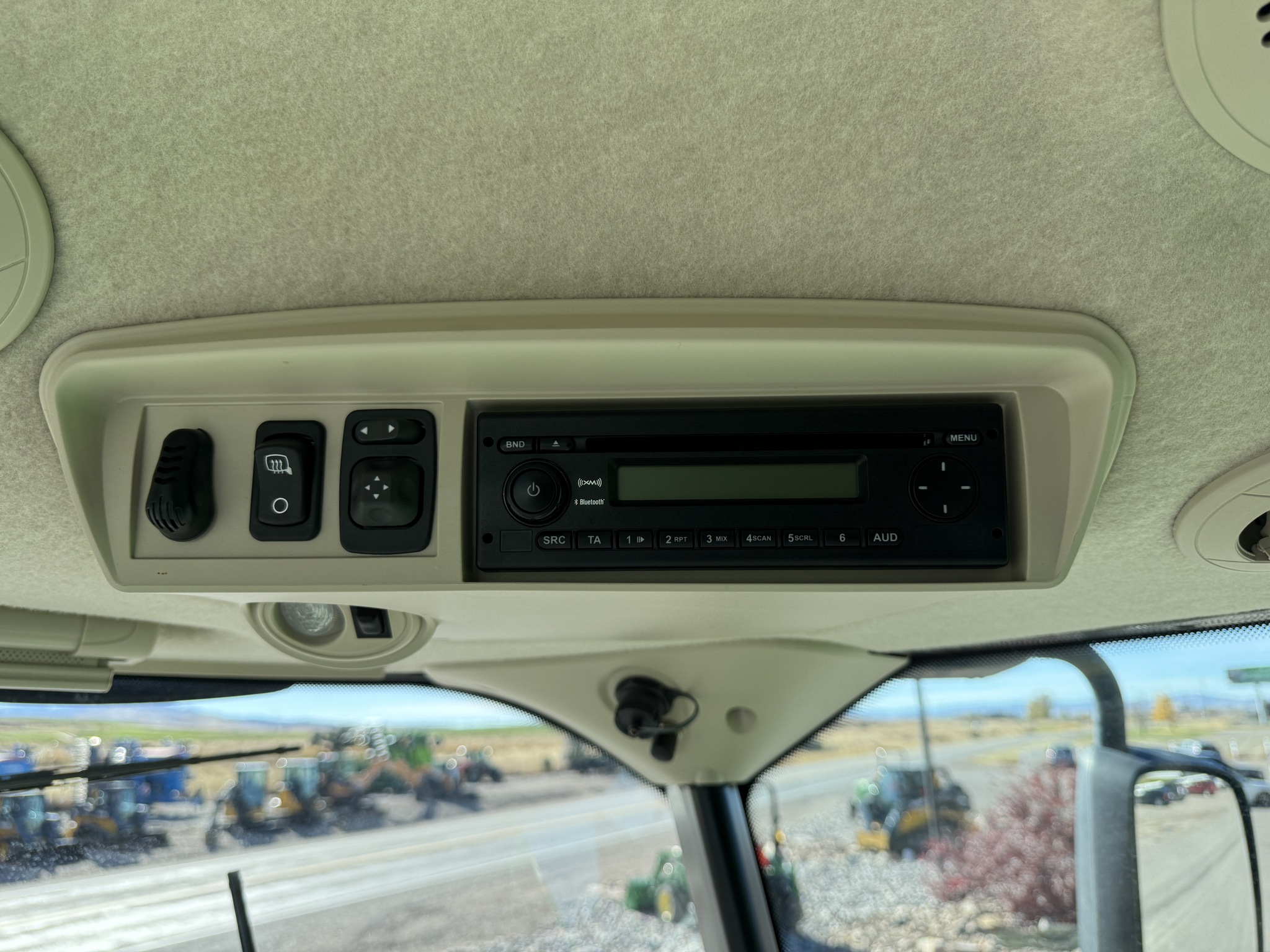 2014 John Deere S660 Image 18