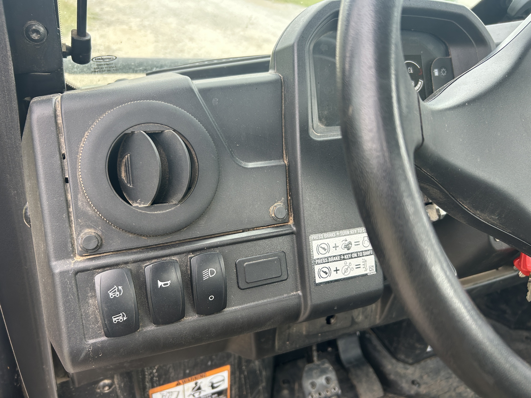  2023 John Deere XUV 835M at Heritage Tractor in Rogersville, MO