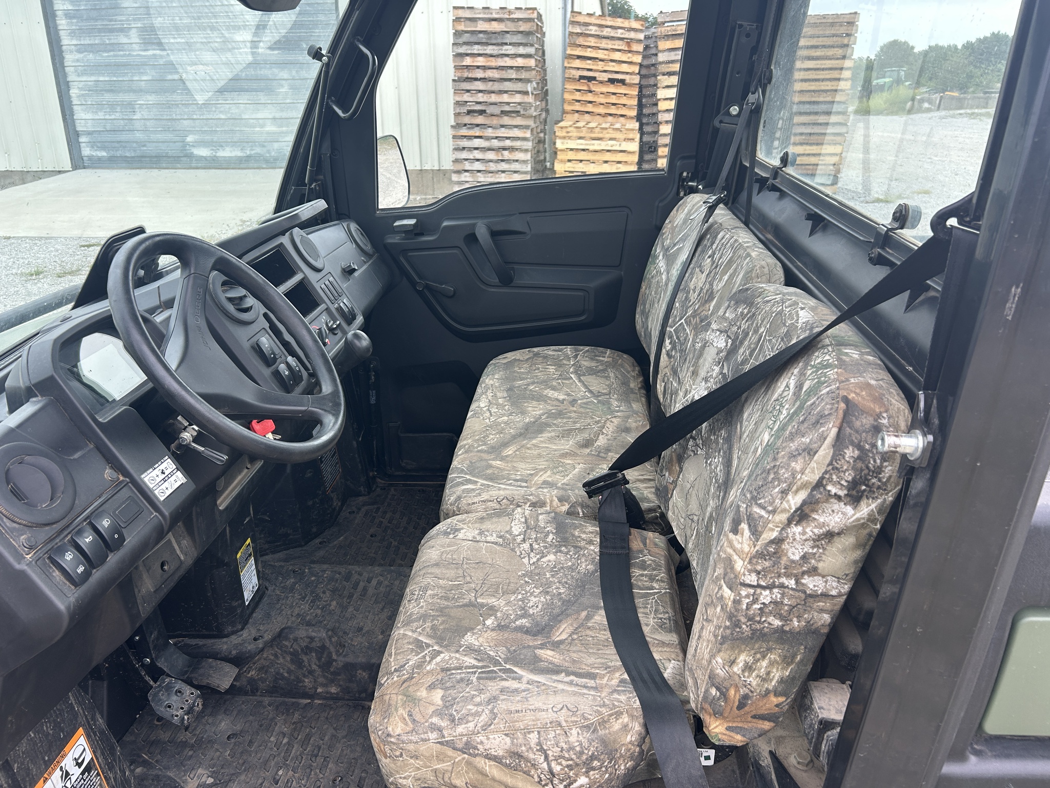  2023 John Deere XUV 835M at Heritage Tractor in Rogersville, MO