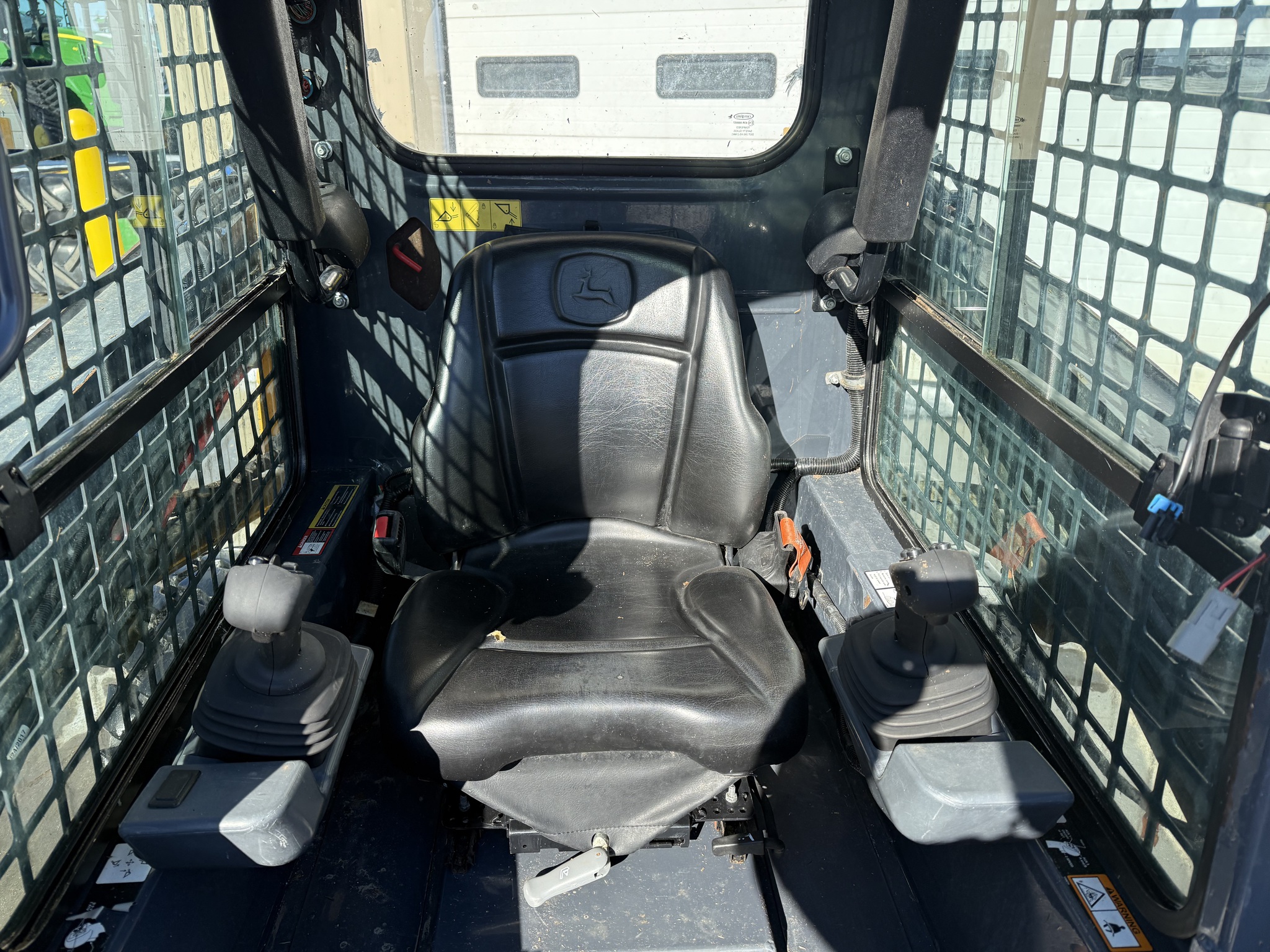 2017 John Deere 316GR Image 9