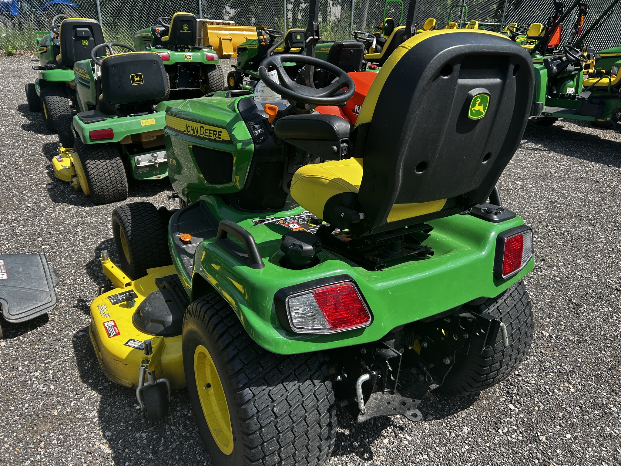 2022 John Deere X730 Image 3