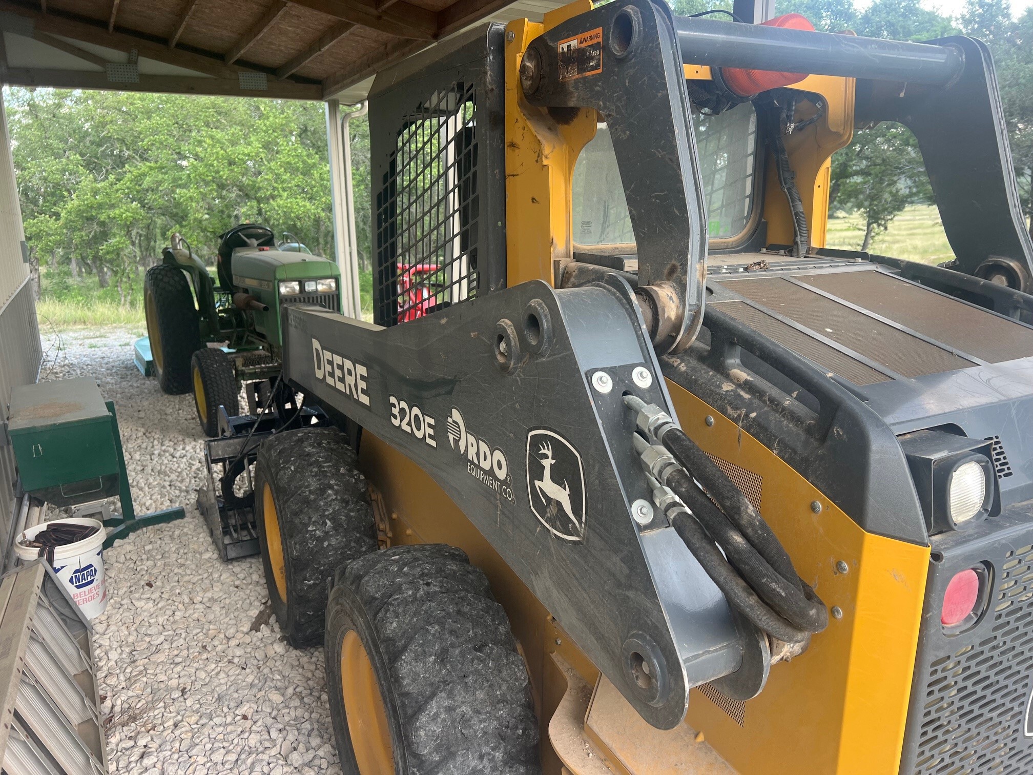 2018 John Deere 320E Image 10