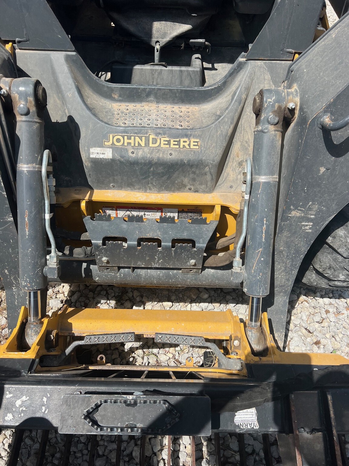 2018 John Deere 320E Image 9