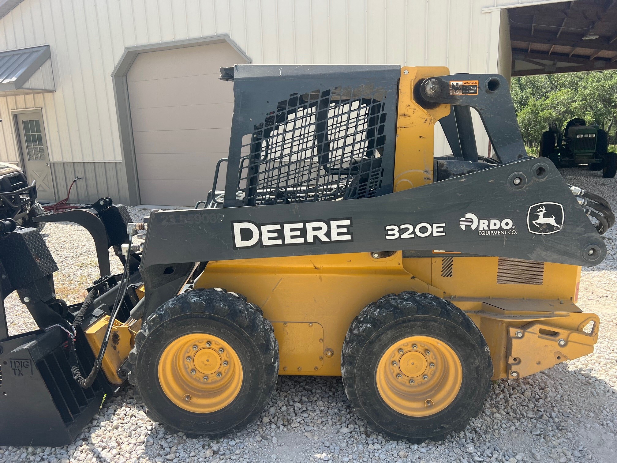 2018 John Deere 320E Image 1