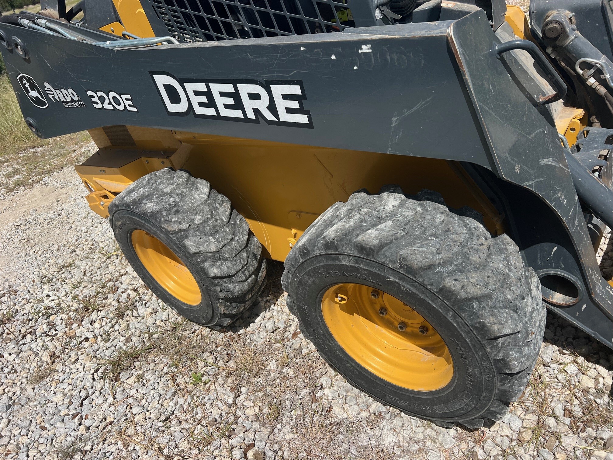2018 John Deere 320E Image 14