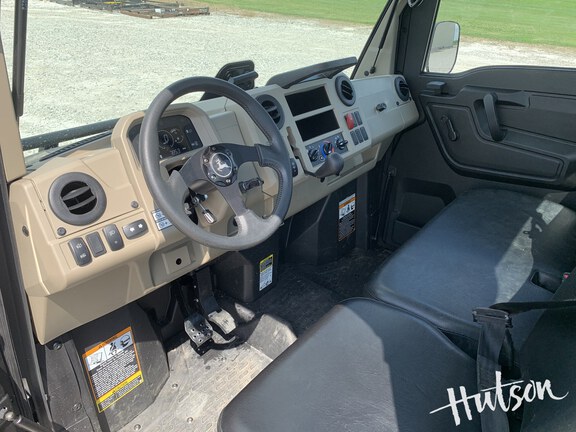 Photo of 2024 John Deere XUV 865R