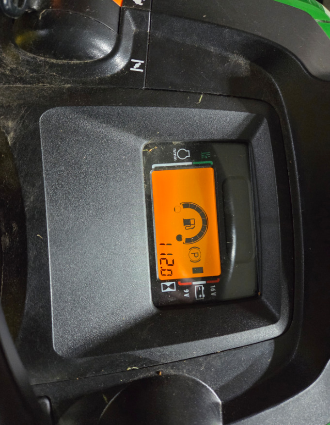 2021 John Deere X394 Image 4