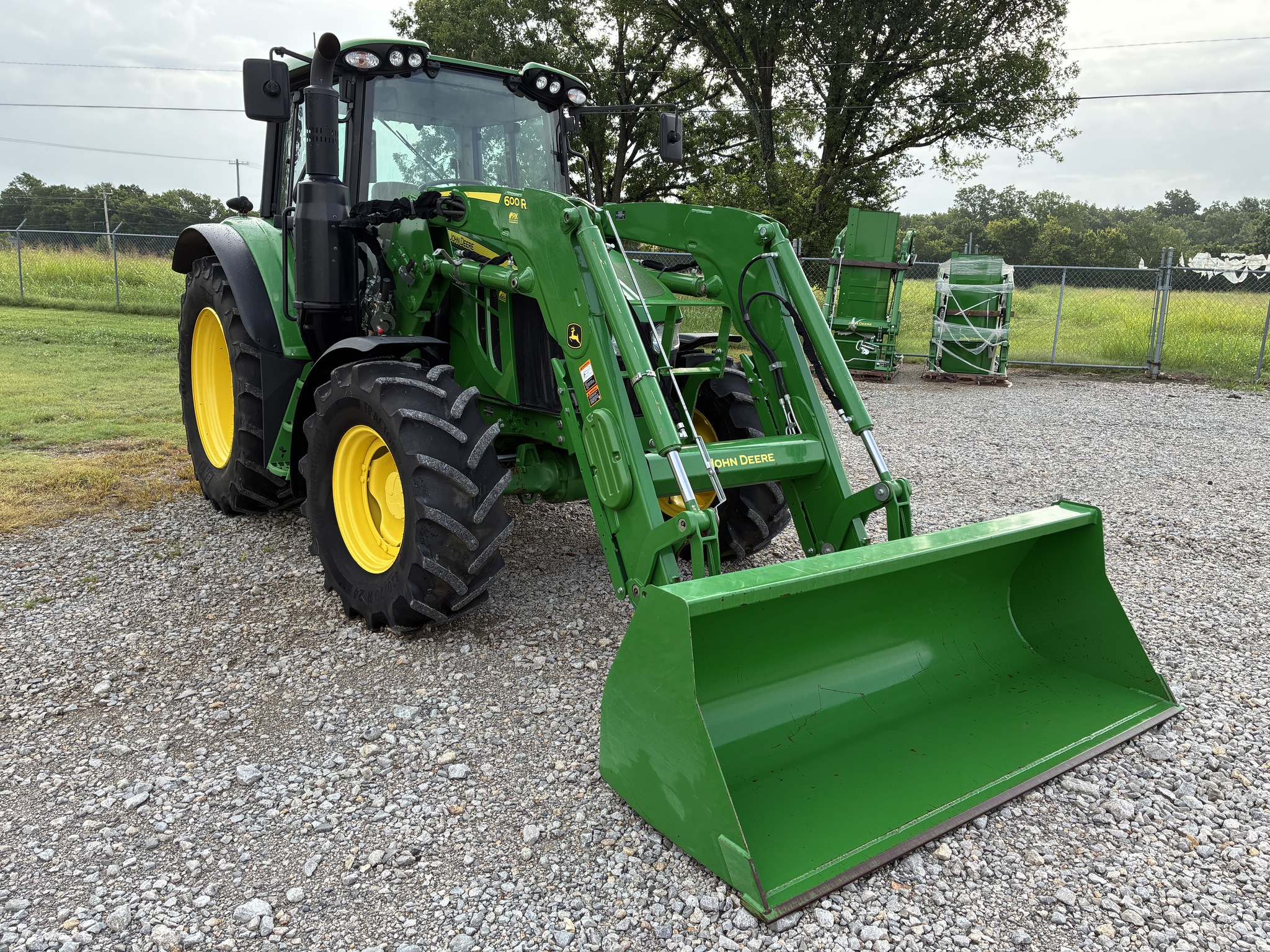 2022 John Deere 6120M Image 7