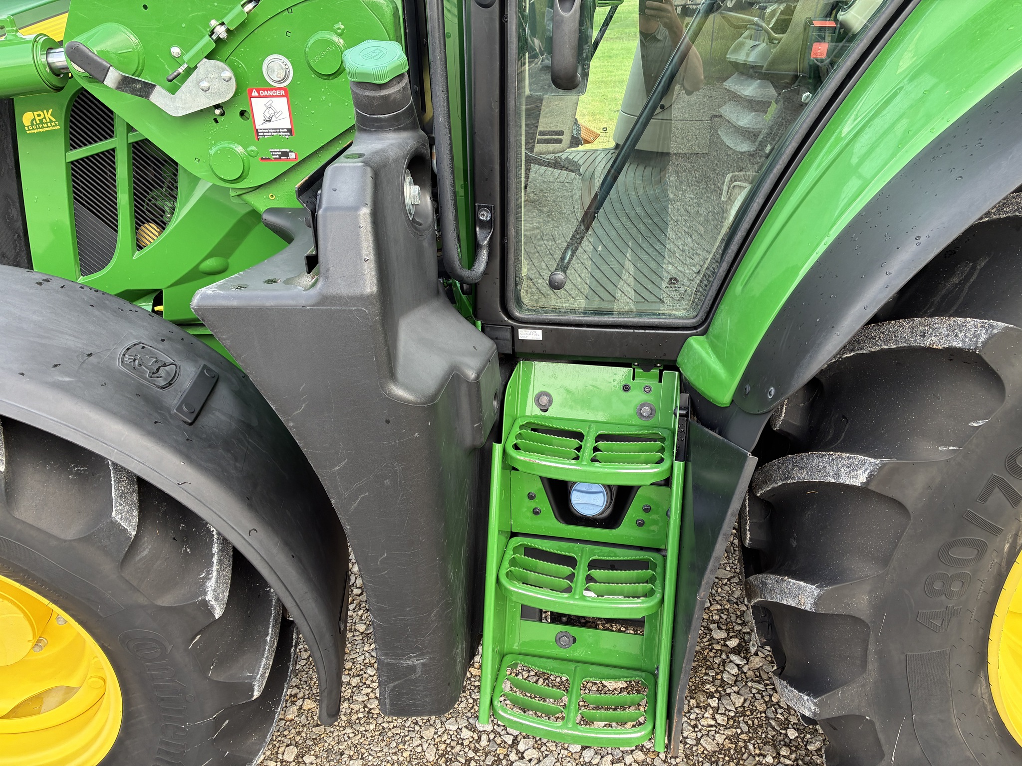 2022 John Deere 6120M Image 11