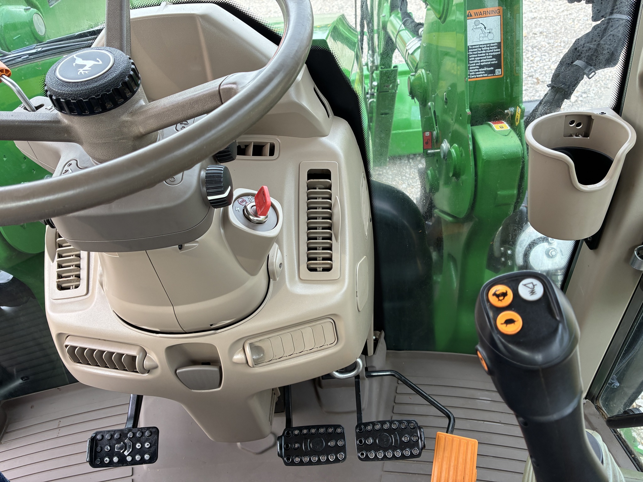 2022 John Deere 6120M Image 32