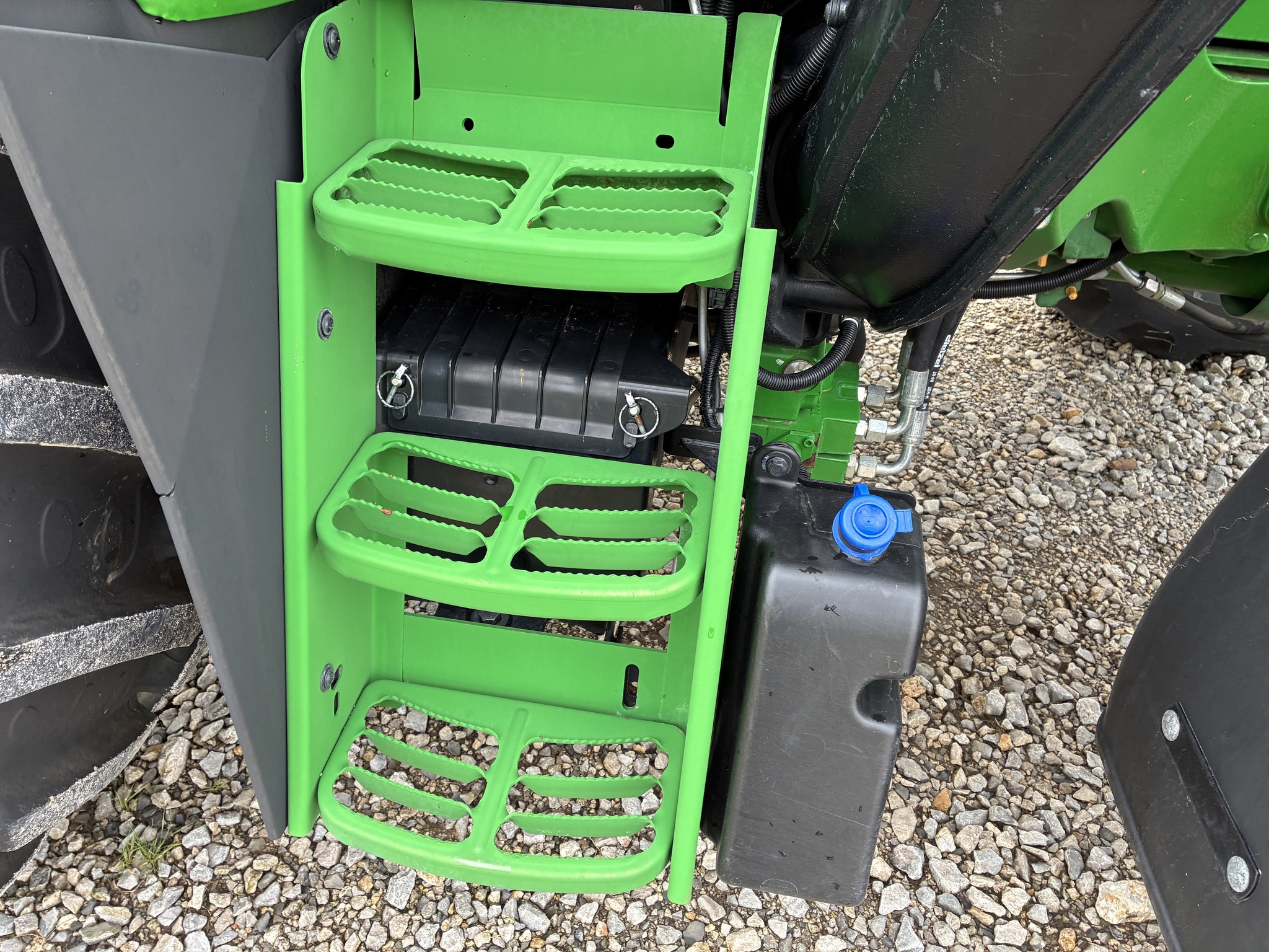 2022 John Deere 6120M Image 23