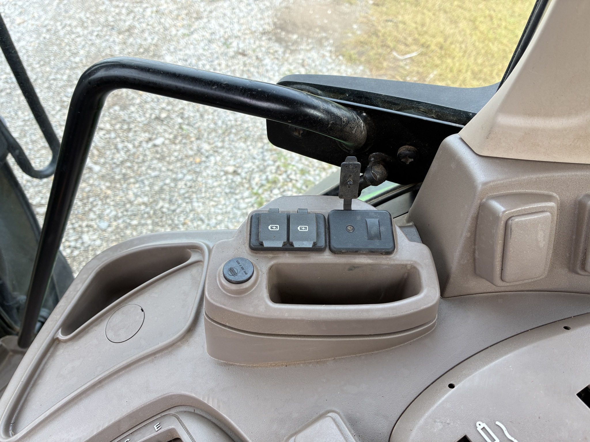 2022 John Deere 6120M Image 40