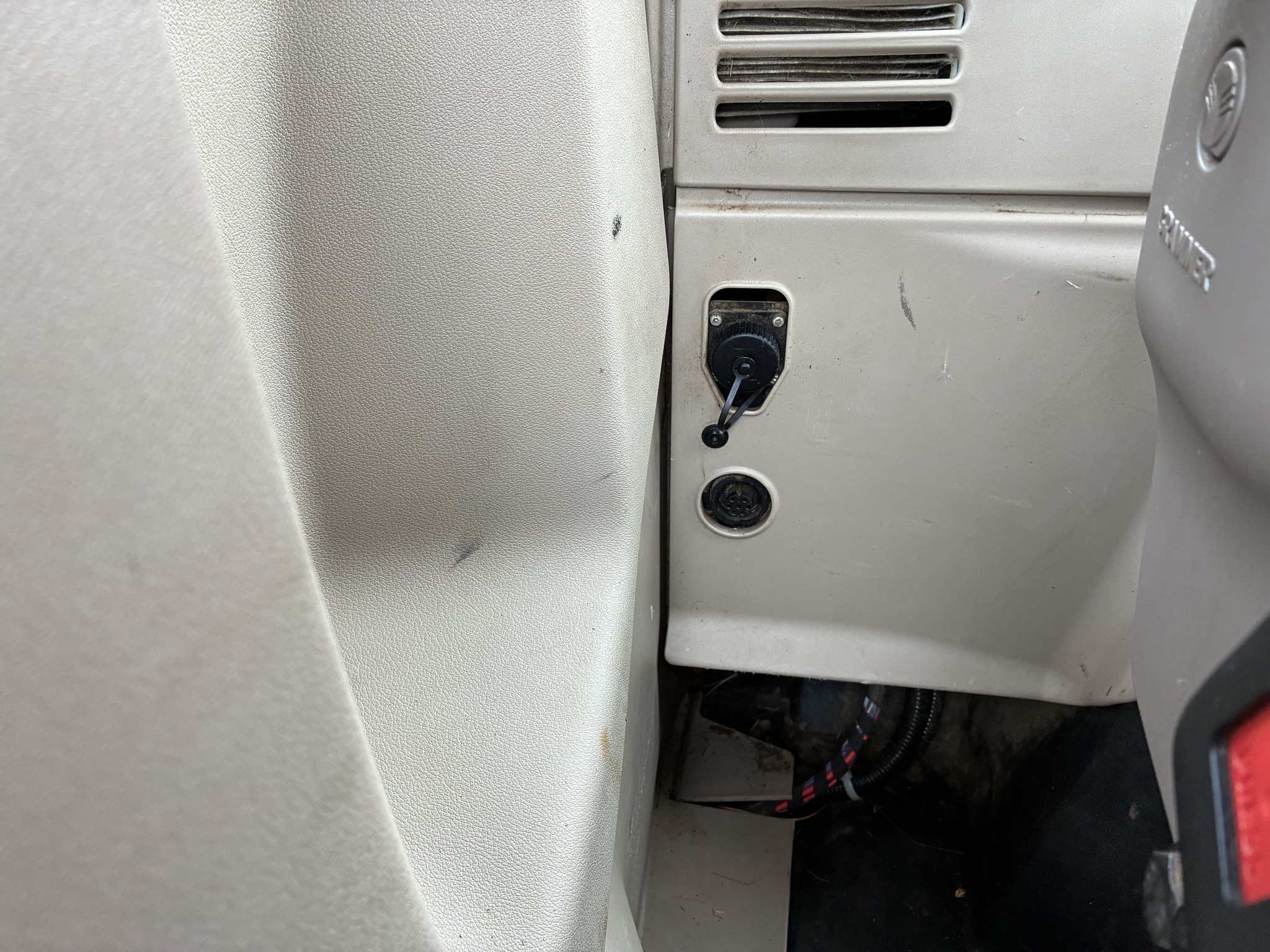 2022 John Deere 6120M Image 43